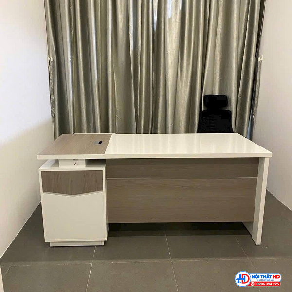 Bàn giám đốc chữ l trắng phối vân gỗ hiện đại