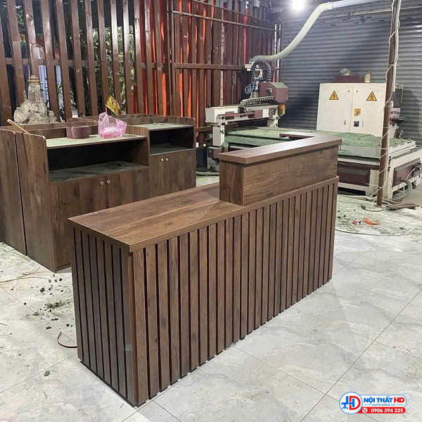 Bàn tiếp tân lam sóng vân gỗ 1m4 lthd051