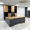 Bàn giám đốc 1m8 x 1m4 hiện đại bgd009