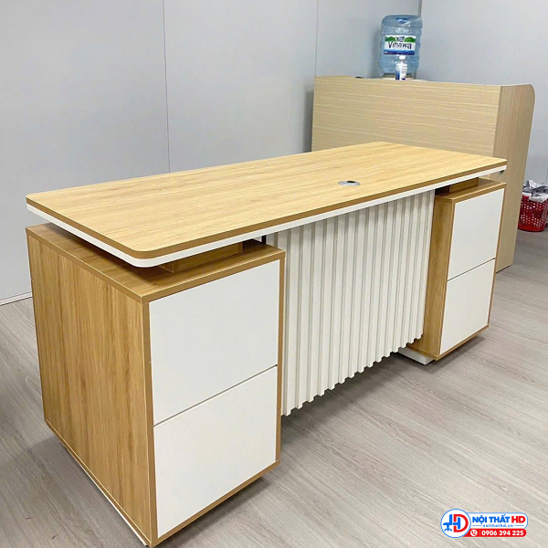 Bàn giám đốc hiện đại 1m4 lam sóng bgd04