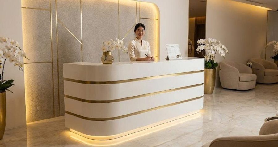 Mẫu quầy lễ tân spa đẹp hiện đại thi công cho chị Hương tại Tân Bình