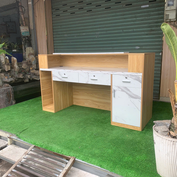 Mặt trong quầy lễ tân vân đá 2m