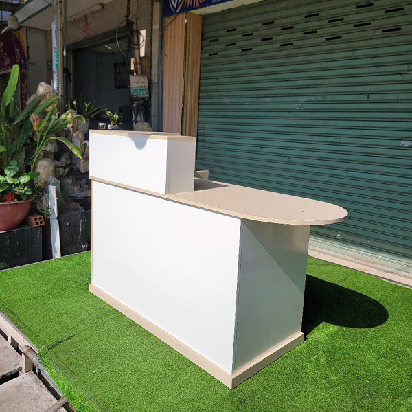 Hình ảnh quầy lễ tân 1m6 lthd096 được lắp ráp tại Nội Thất HD