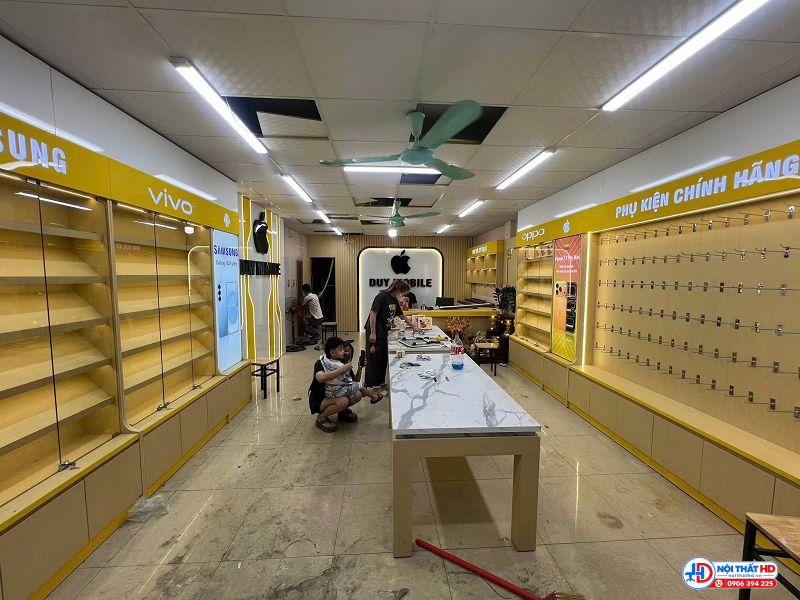 Thi công hệ tủ trưng bayd điện thoại tại TPHCM