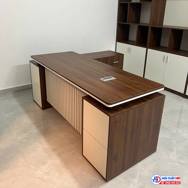 Bàn giám đốc 1m8 lam sóng hiện đại bgd037