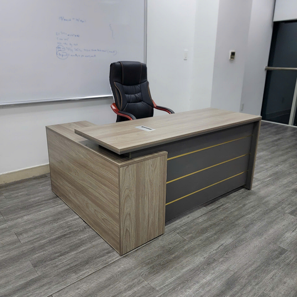 Bàn giám đốc chữ l 1m6 x 1m2 nẹp viền vàng giá rẻ