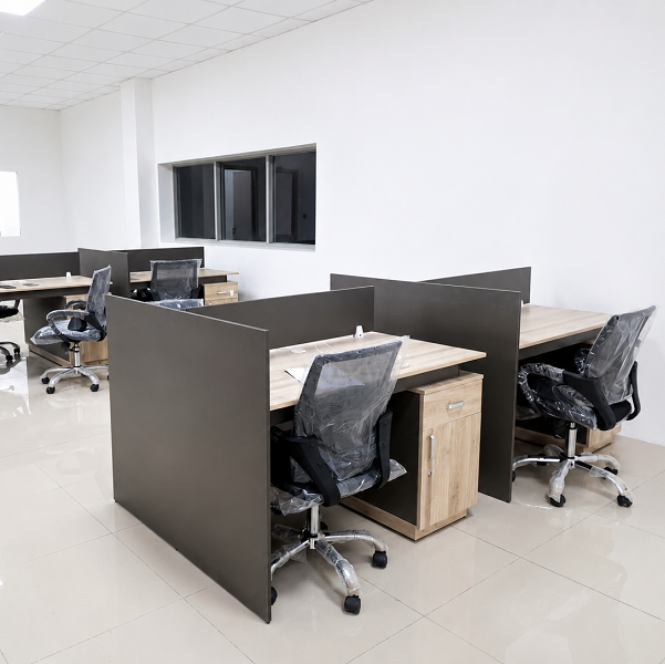Bàn làm việc 4 chỗ có vách ngăn bphd035