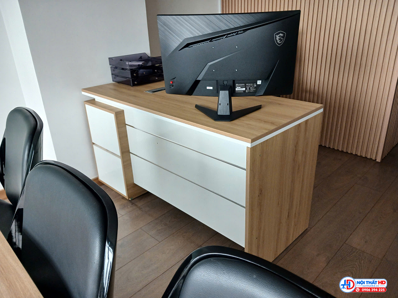 Bàn trưởng phòng 1m4 giá rẻ tại xưởng