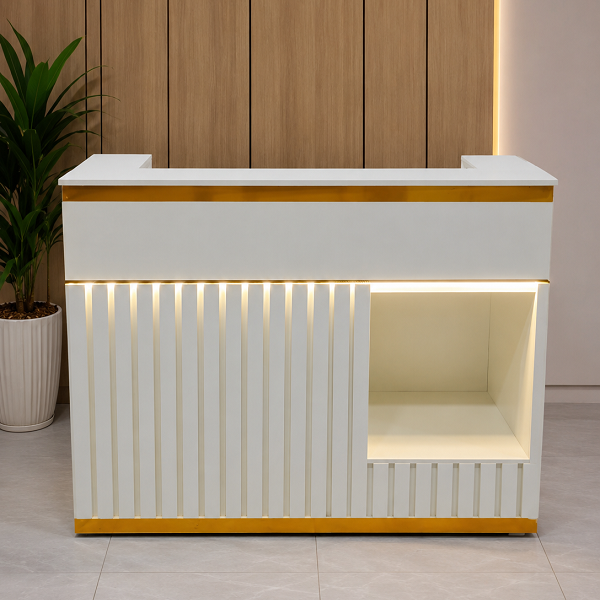 Quầy lễ tân 1m2 có bàn thờ ông địa lthd127