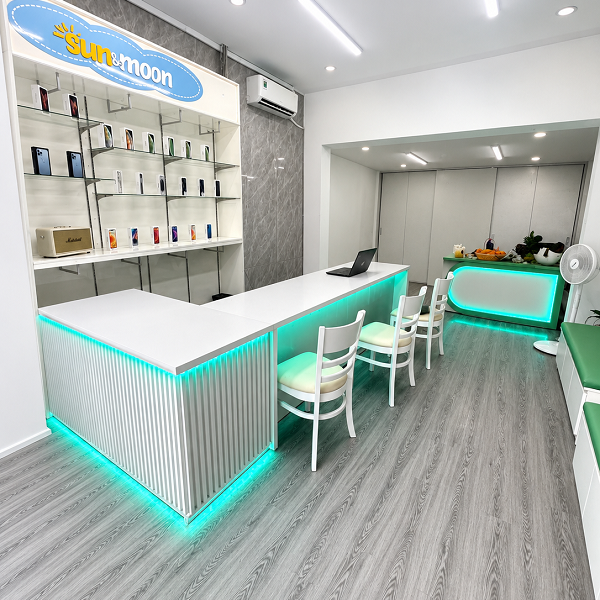 Quầy tư vấn trắng có đèn led lthd129