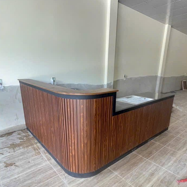 Quầy pha chế bo cong lam sóng 1m8 x 1m8 pch028