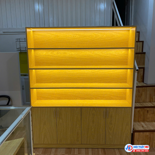 Tủ trưng bày 1m5 x 1m8 có đèn tbhd092
