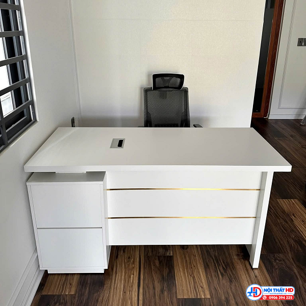 Bàn trưởng phòng nhỏ 1m4 bgd045