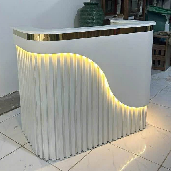 Quầy lễ tân spa 1m hiện đại lthd148